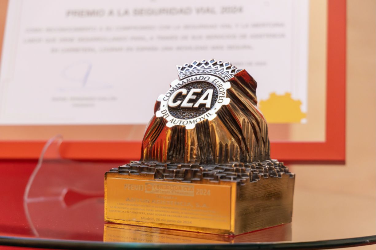 Constitución de la Fundación CEA