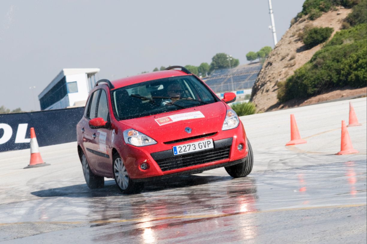 Escuela CEA de Conducción